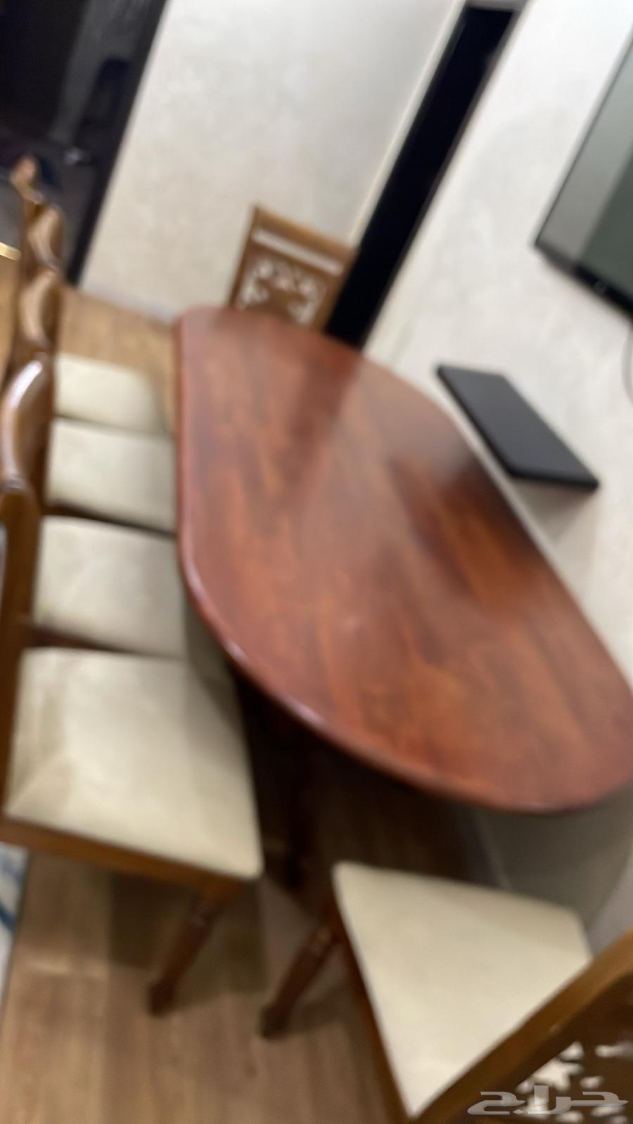 طاولة طعام 6 كراسي فيها حرق بسيط63674182616195111