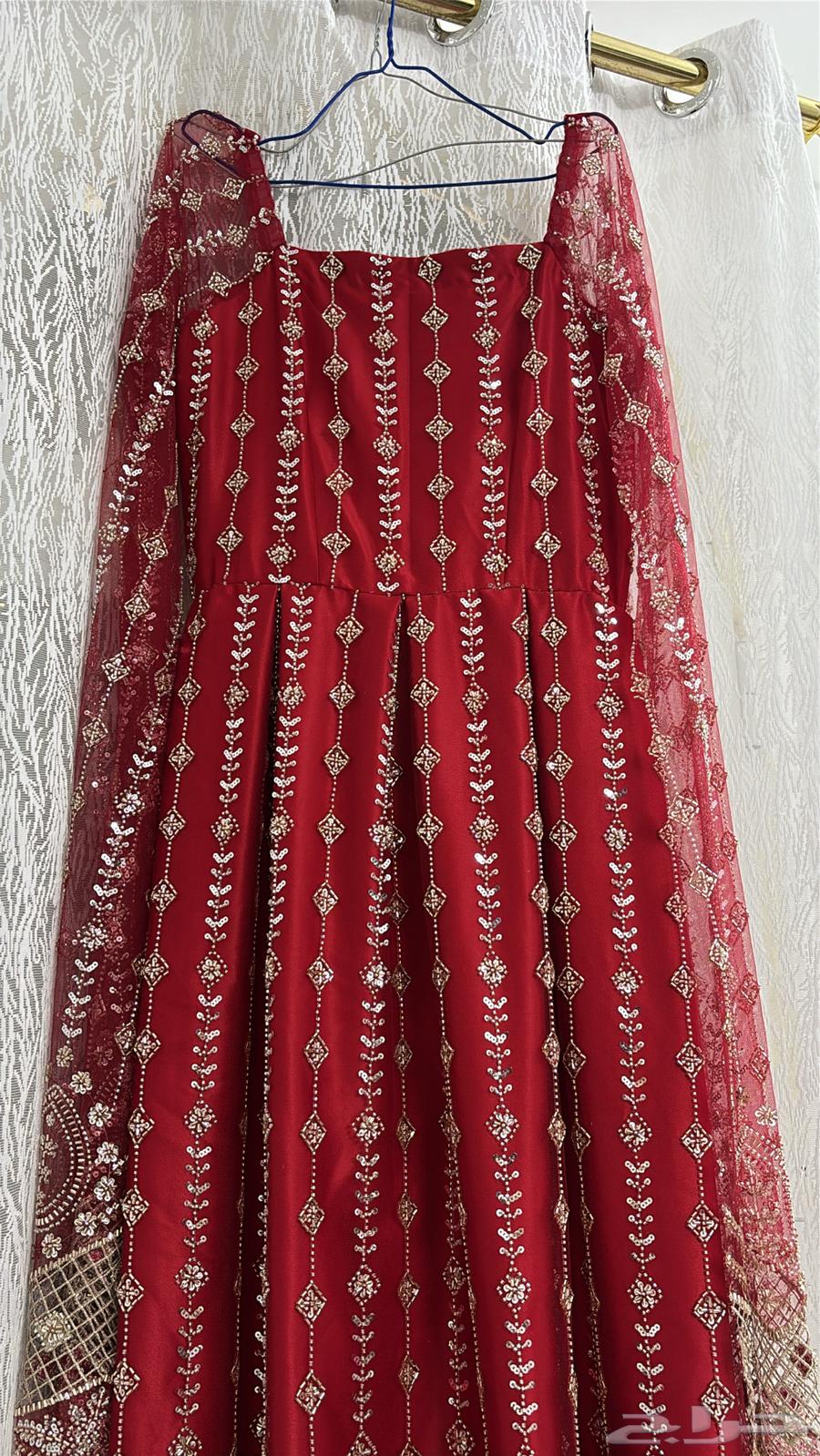 Clean full dress, worn once, size small, price 500, negotiable63668924131075110