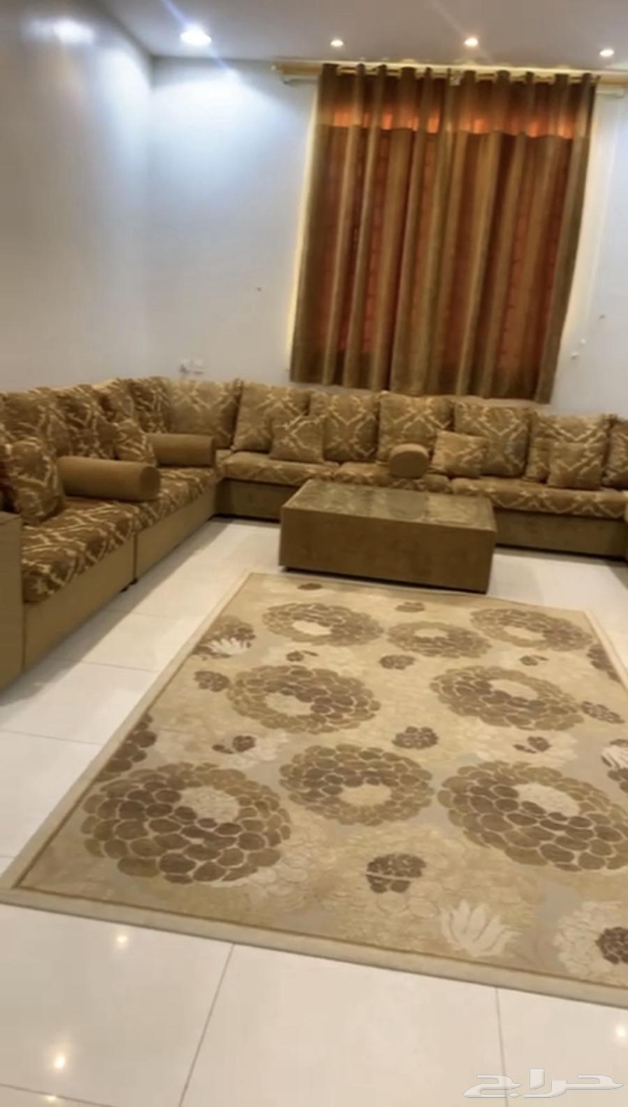 Clean sofa for sale 4 out of 5 with star, table, and mat63672169905282114
