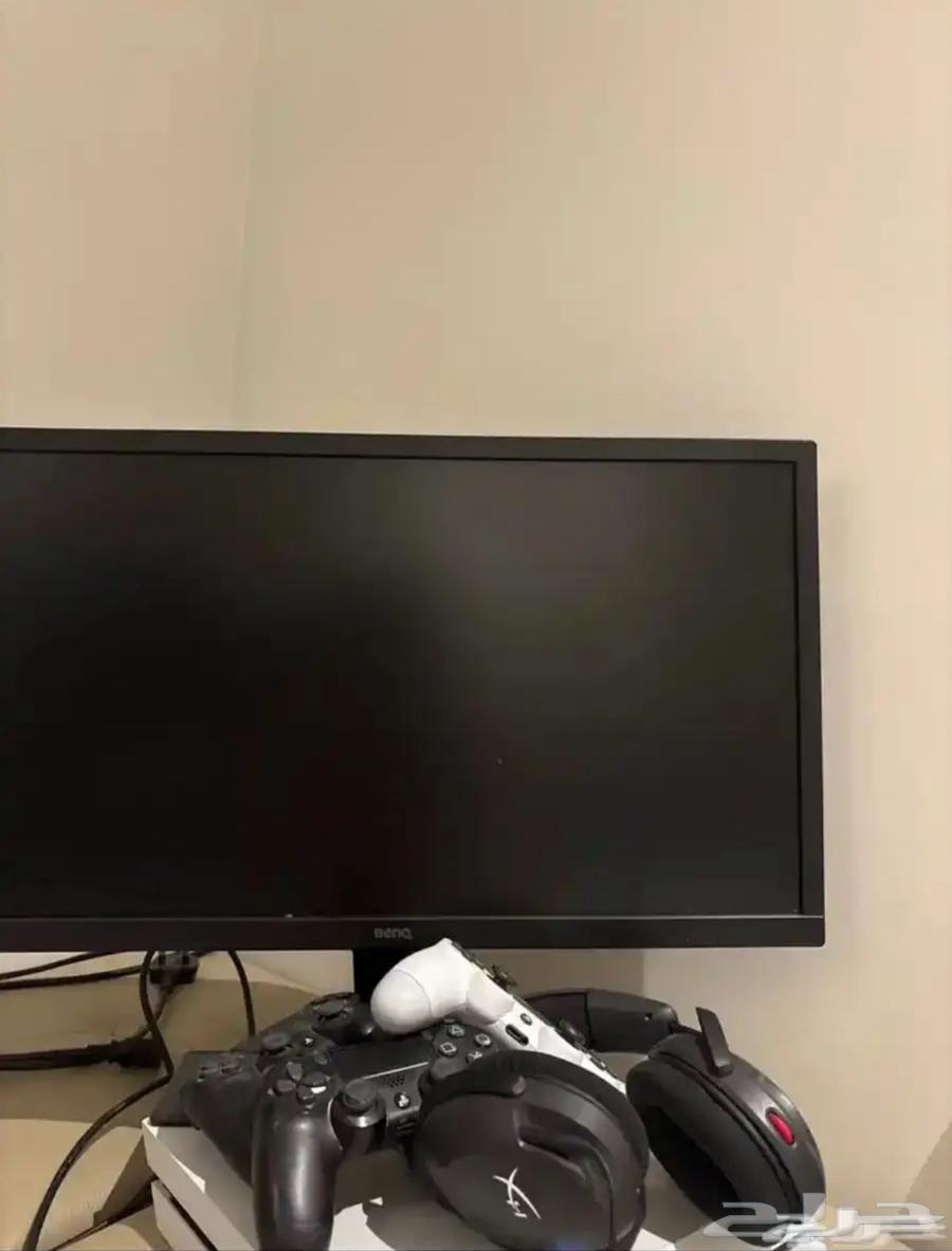 سوني4  شاشةBenq 21 بوصه 75 هيرتز  3يدات  سماعة هايبر اكس63674182936578110