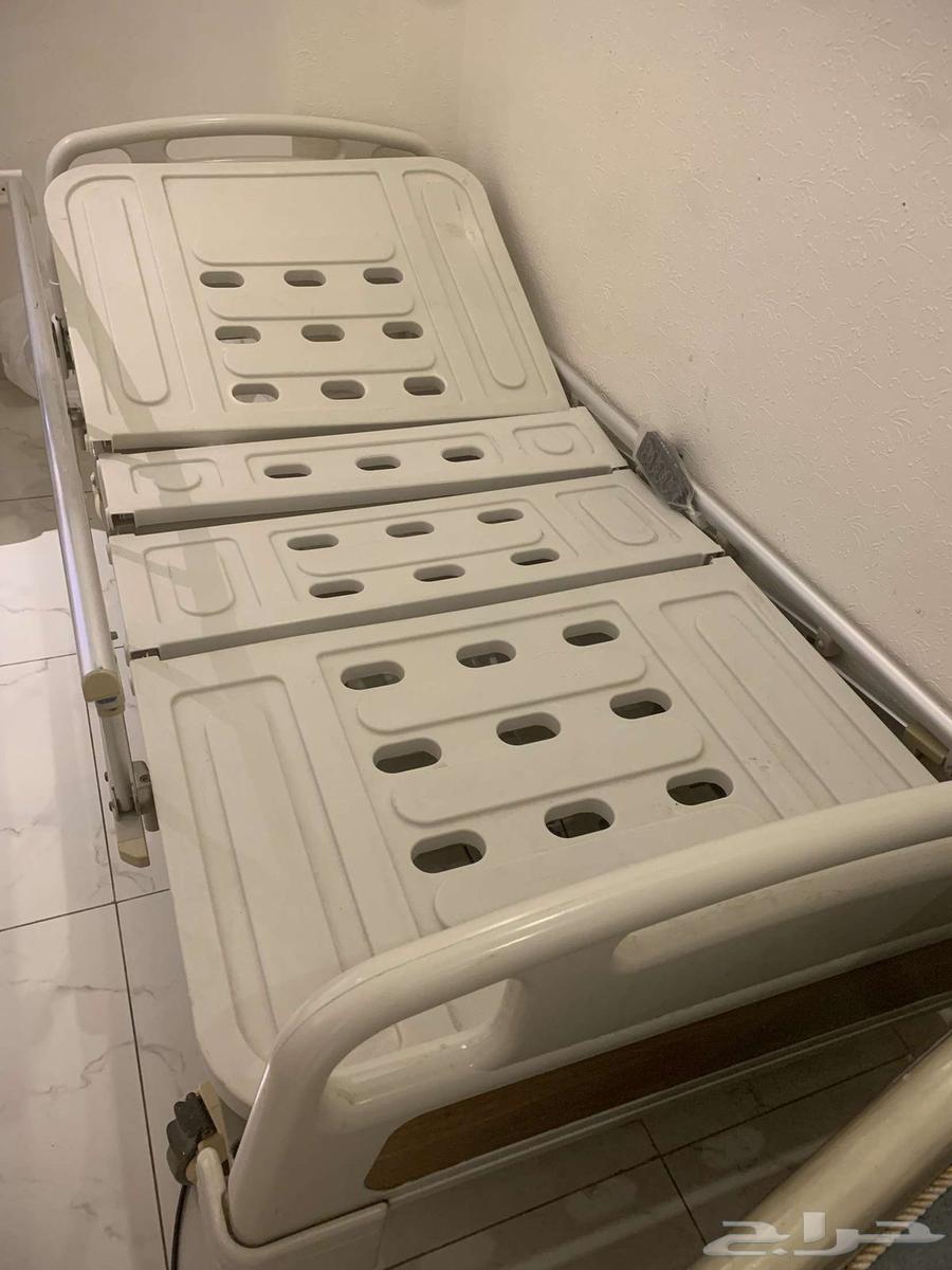 سرير كهربائي وعربية للمرضى ( فرصه )63670797809409112