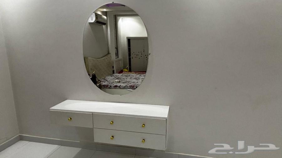 تسريحه مع سرير بدون طراحهه63673995846786113
