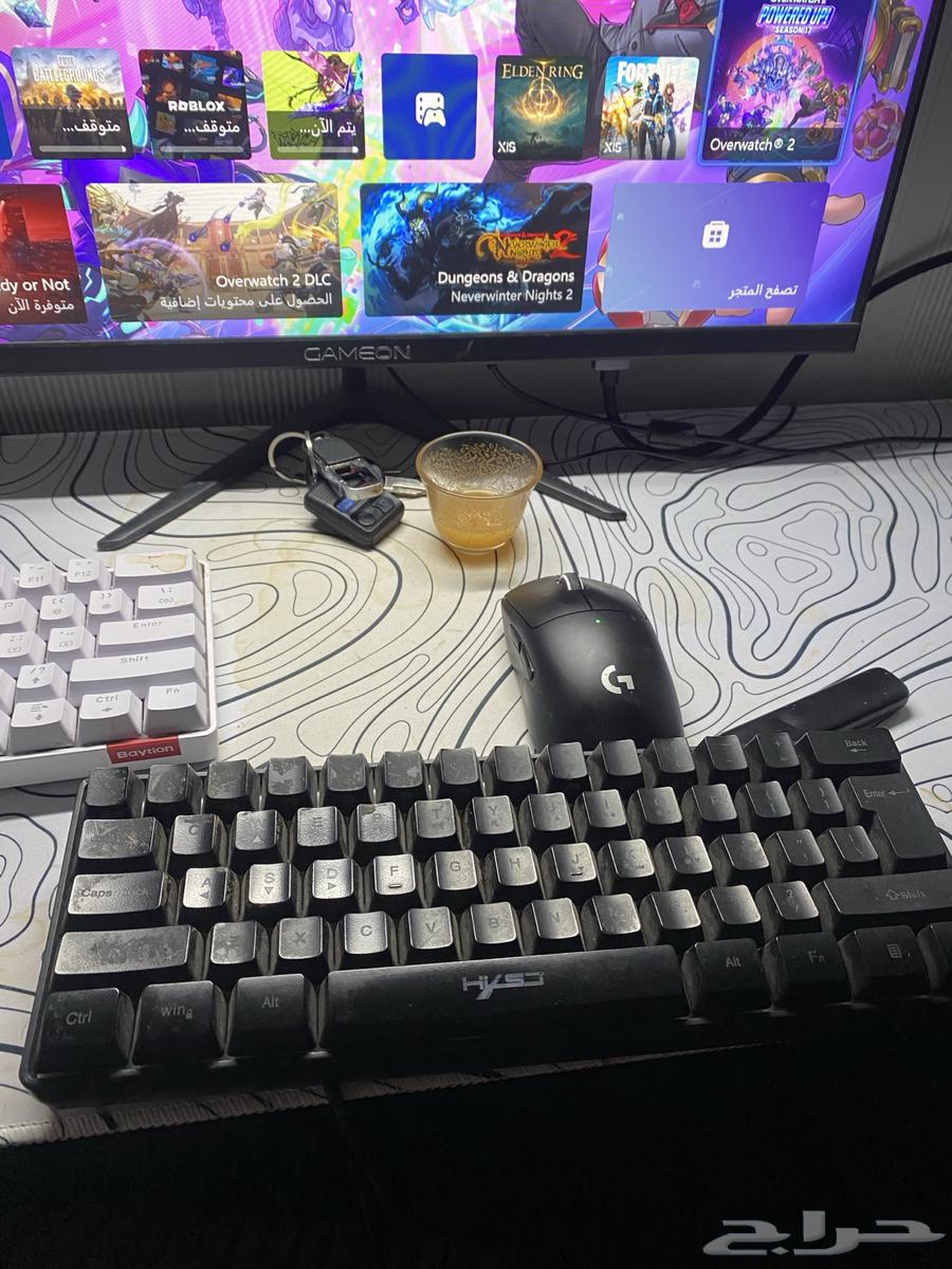 Headset and Keyboard63668453779971113