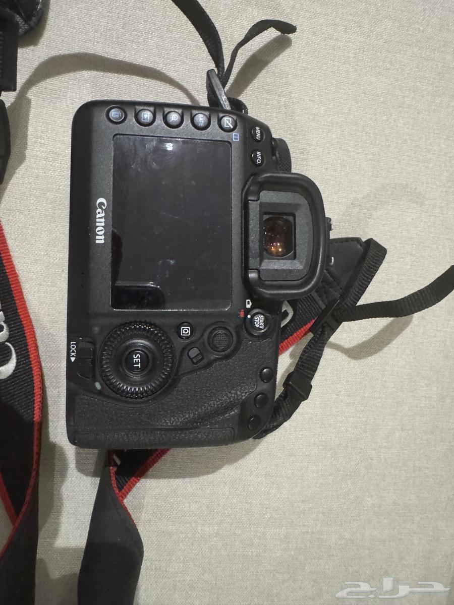 Canon 5D Mark 4 Camera with Two Lenses63668530156035111