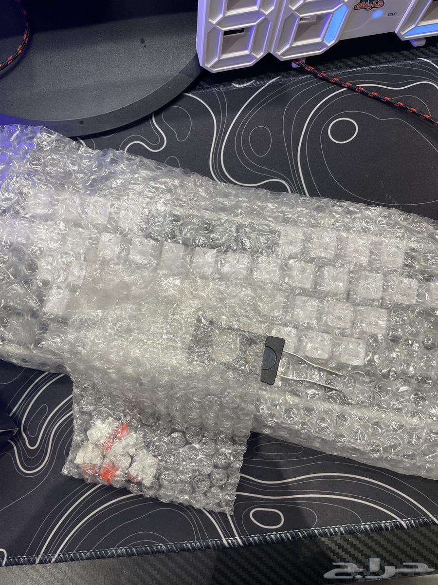 The keyboard is new and comes with all its accessories (without mouse)63671999219585110