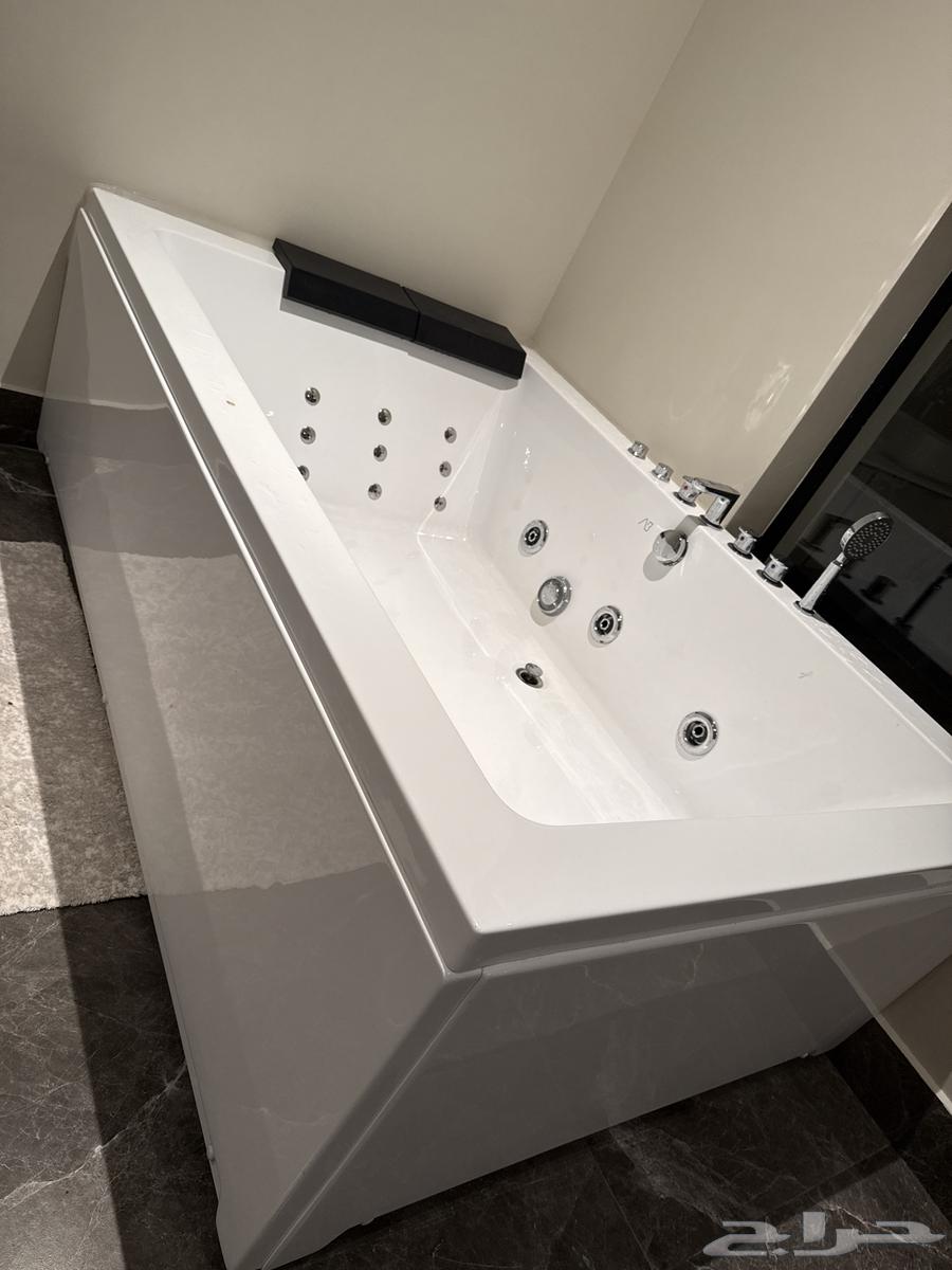 Clean Jacuzzi for sale from Abiyat63673562421507112