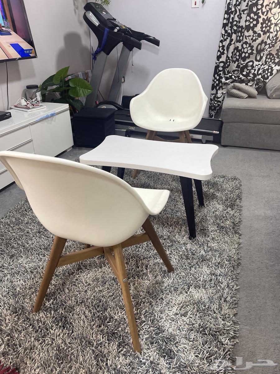 Coffee table with 2 chairs63668924013827112