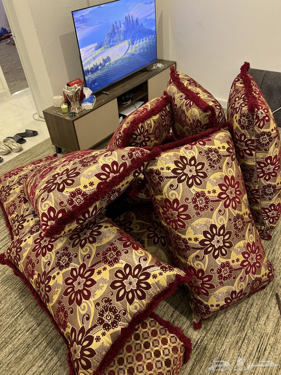 مساند ظهر عدد 10 قطع مع 2 مركا بحالة جيدة63674898128003110
