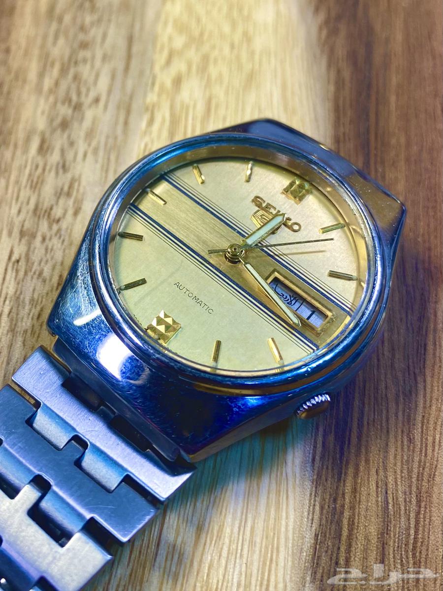 SEIKO 5 watch with distinctive golden dial, vintage (Sold)63671667094019110