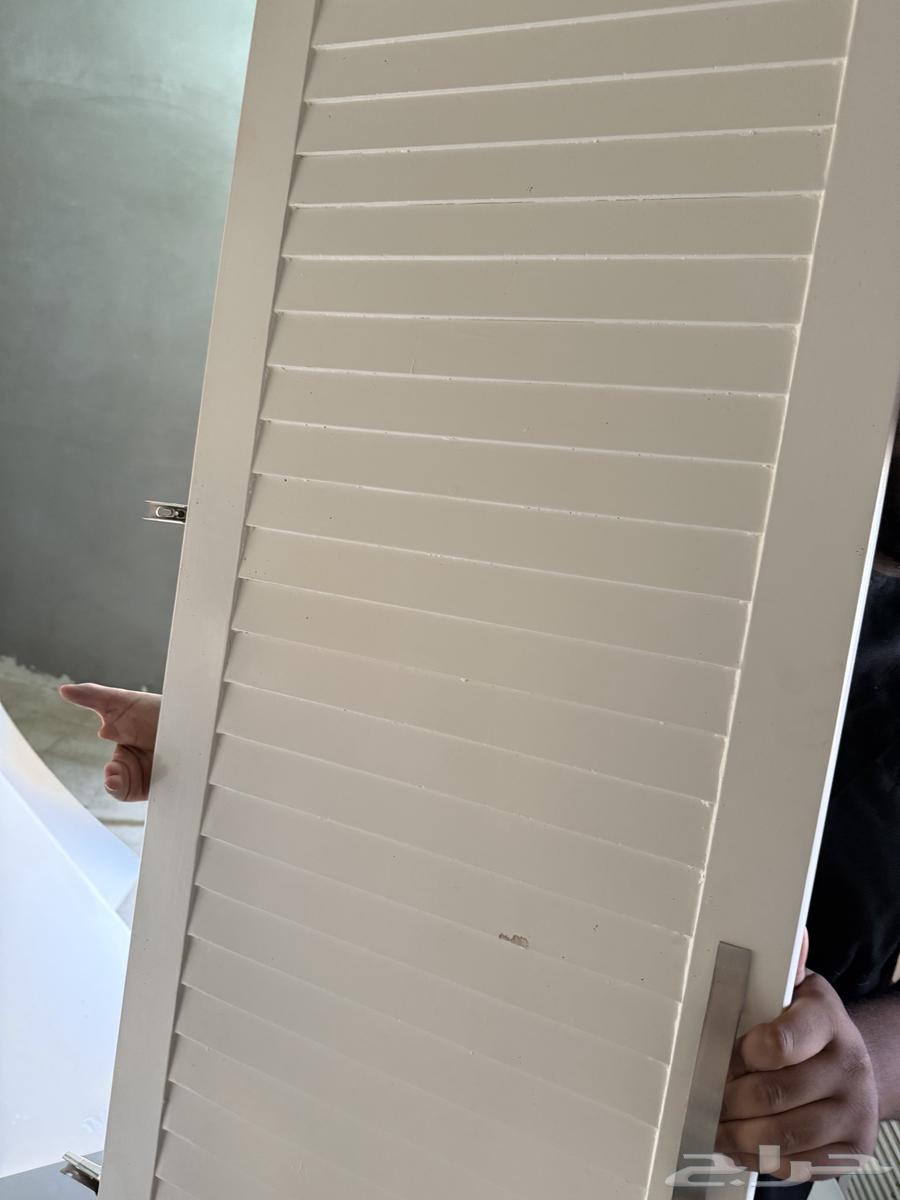 غرفة نوم سرير ودرج نضيفه جدا63669919417987112