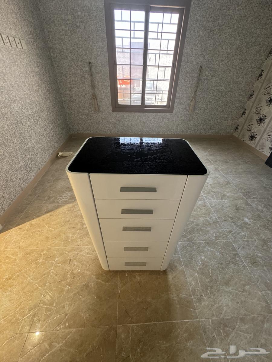 طاولة من city W للبيع63671138735105114