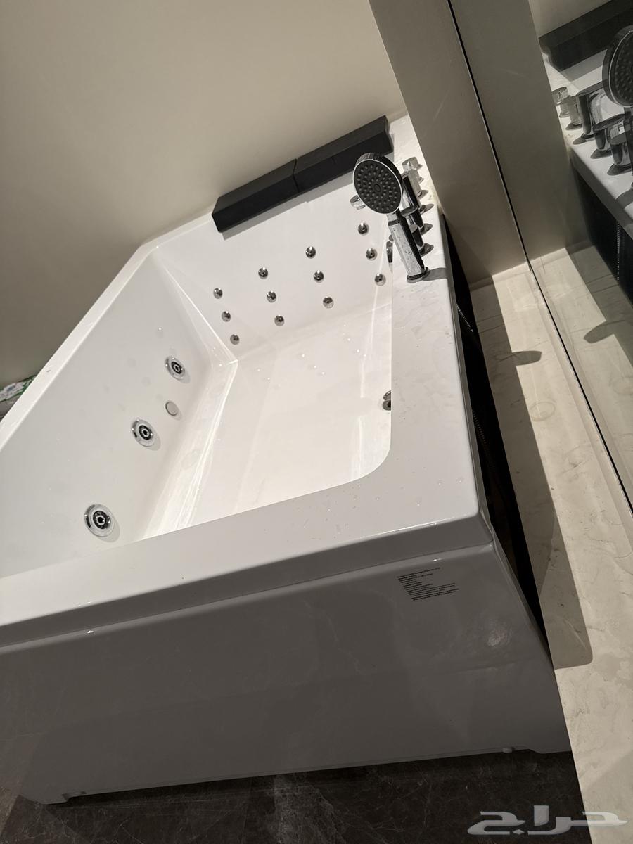 Clean Jacuzzi for sale from Abiyat63673562421507111