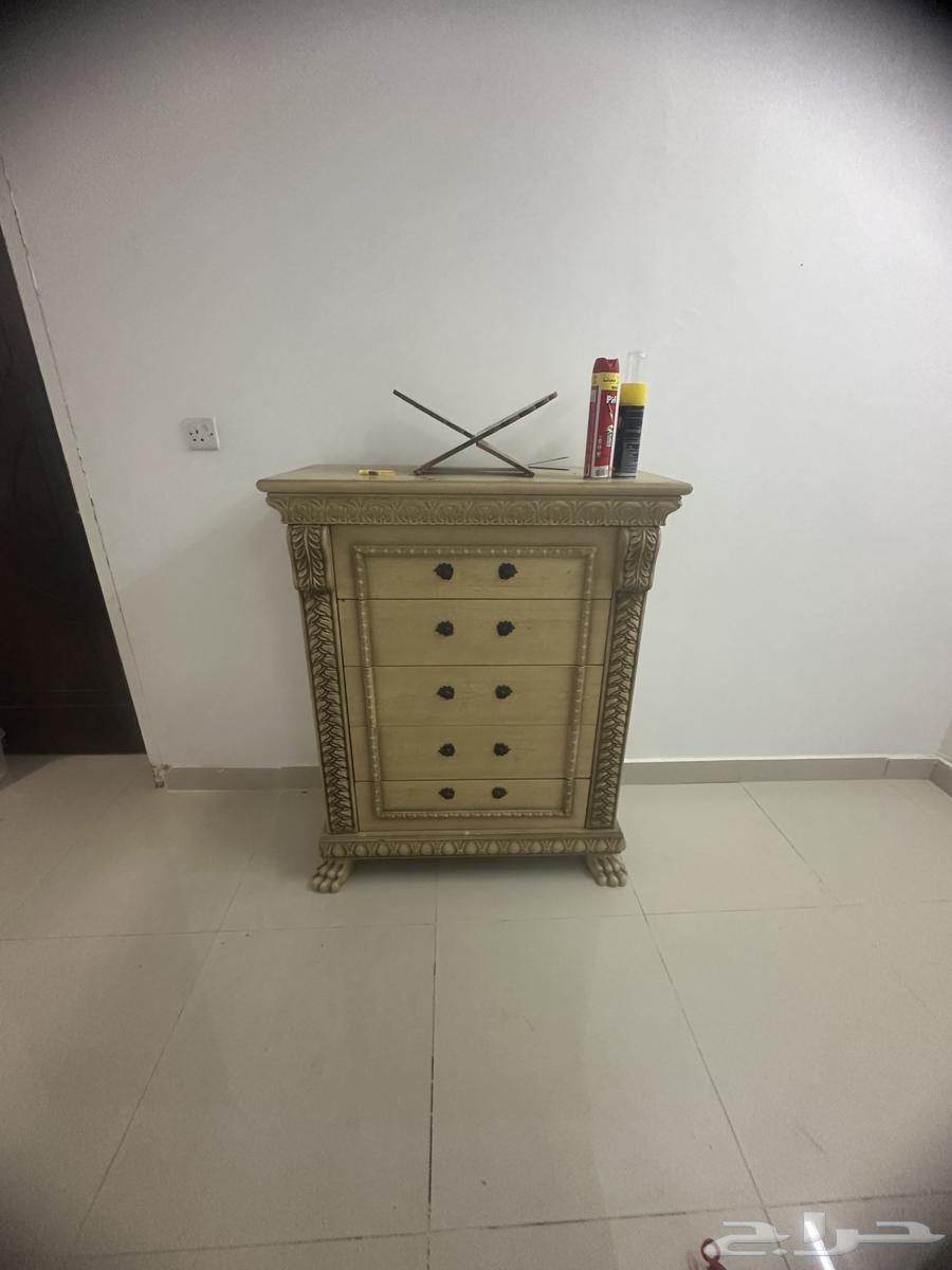Medium-sized complete bedroom set consisting of 7 pieces for sale due to travel63668613667842112