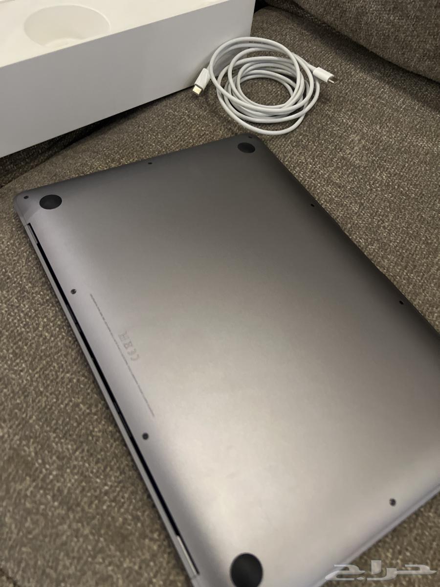 Laptop device63668924246914112