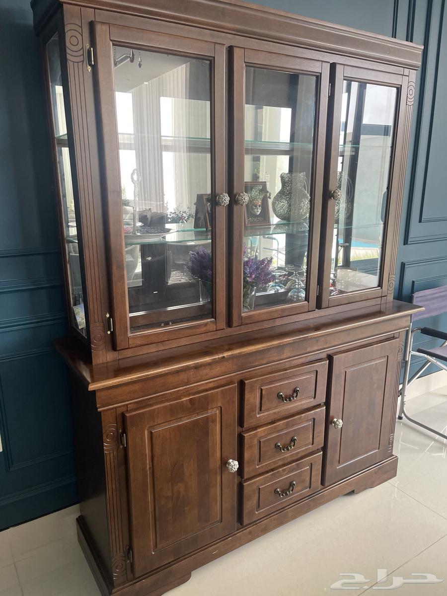 Dining cabinet in very good condition63673826950786112
