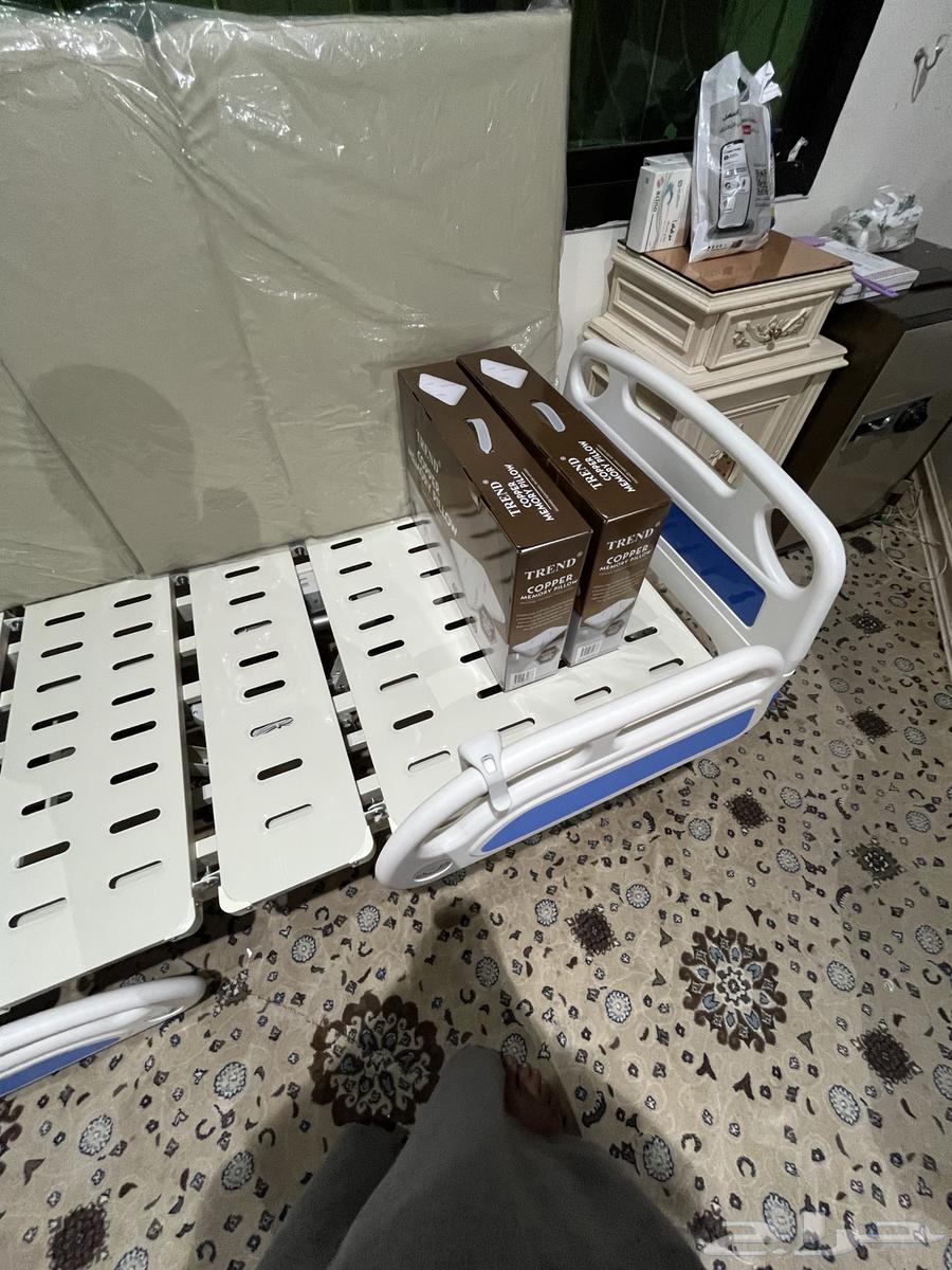 سرير طبي كهربائي63675689691138111