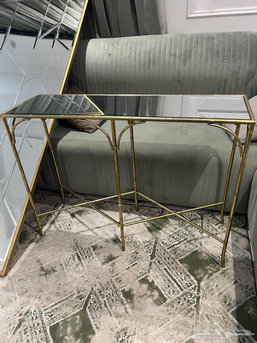 Mirror with its table63671493959043111