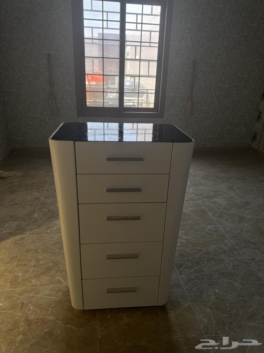 طاولة من city W للبيع63671138735105113