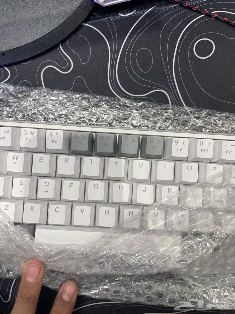 The keyboard is new and comes with all its accessories (without mouse)63671999219585113