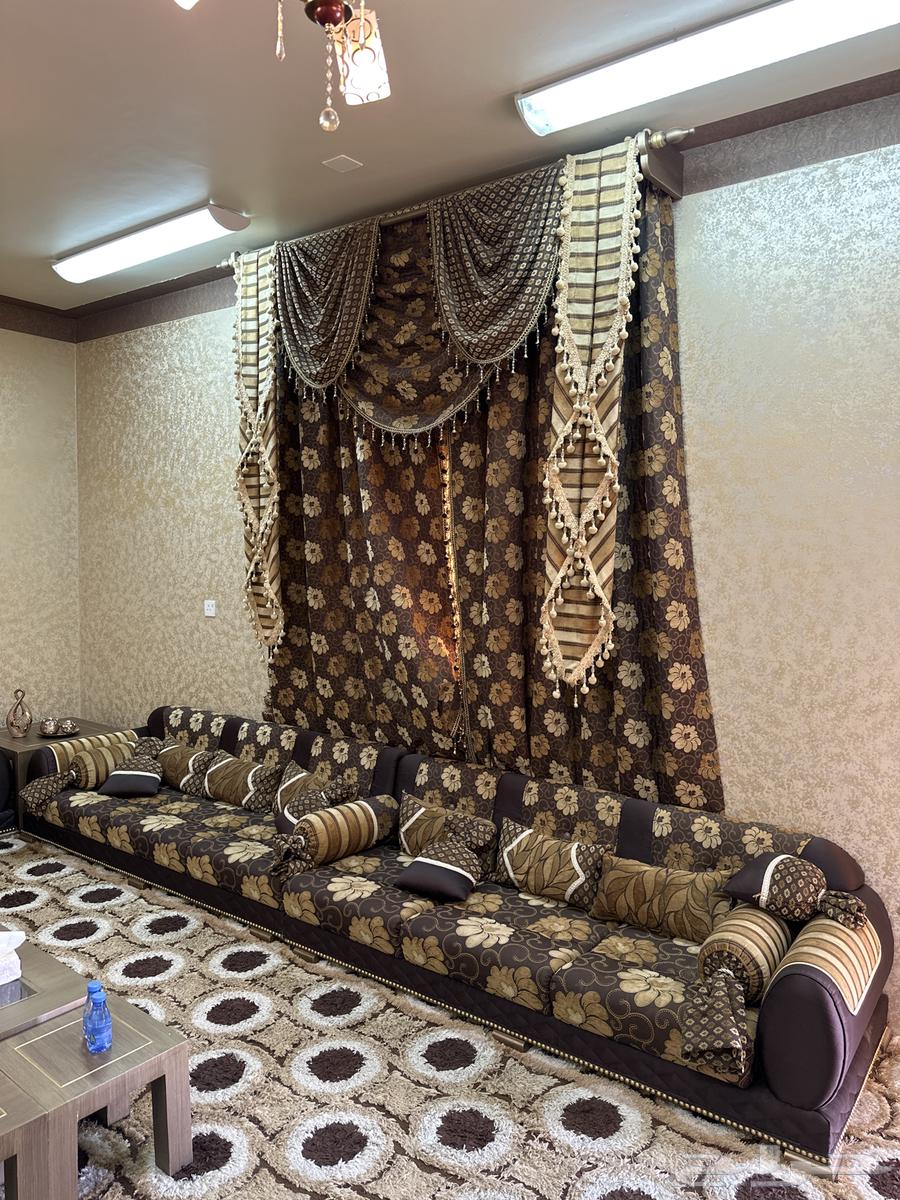 كنب مجلس 6 4 و طاولاته للبيع63671057007874110