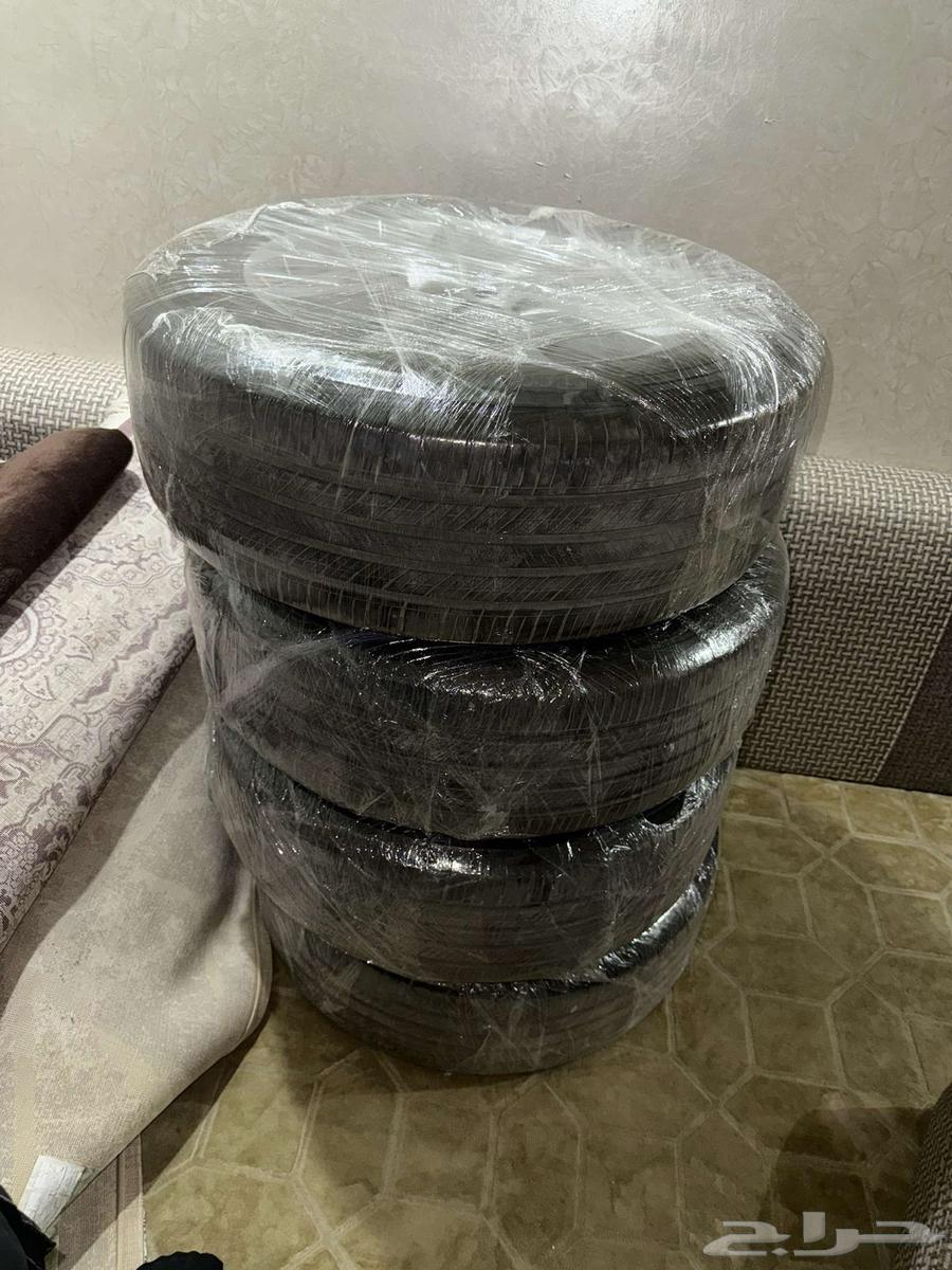 Genesis Rear Bumper with Rims, Tires, and Fender Liners in Riyadh63715815521923114