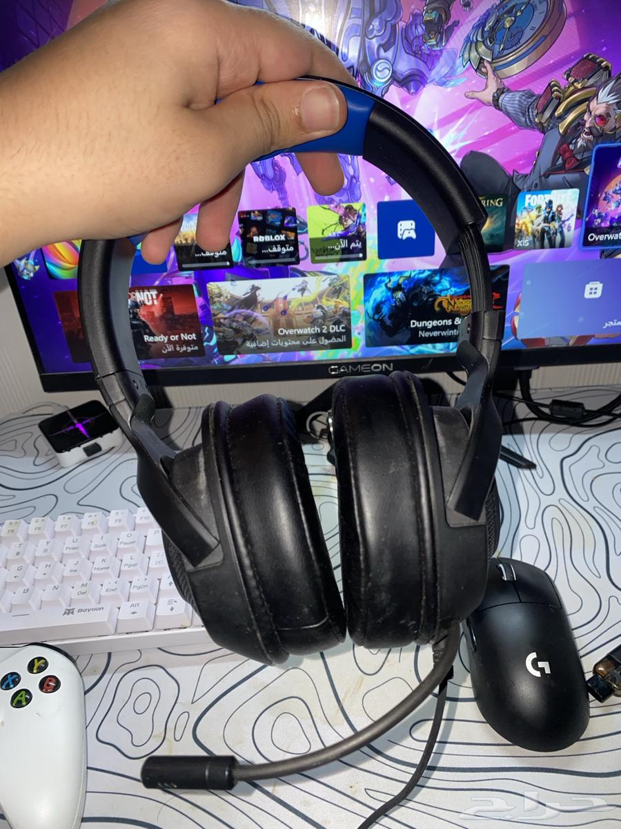 Headset and Keyboard63668453779971112