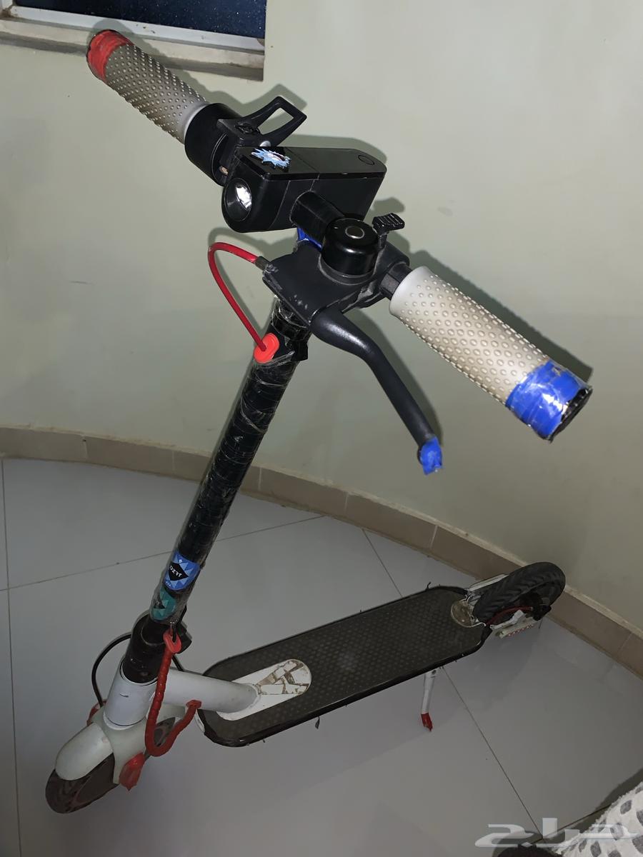 New scooter drives 45, new tires, but rear fender broken63674634900226110