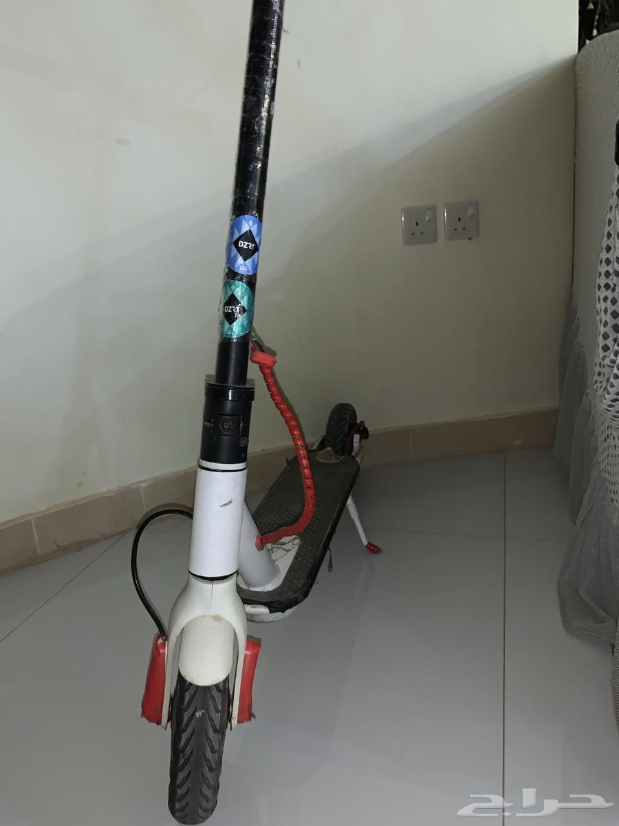 New scooter drives 45, new tires, but rear fender broken63674634900226111