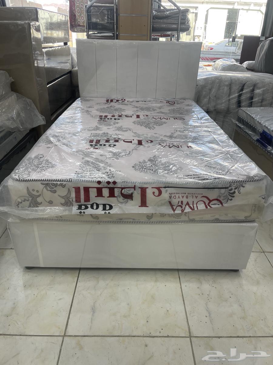 One and a half bed with mattress, compressed cotton duvet, plain or patterned, and pillow63673911370499112