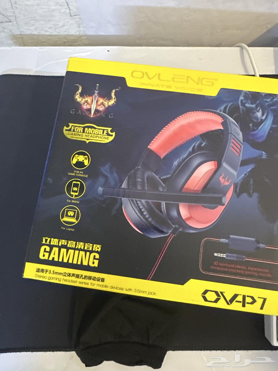 3 mice, 3 keyboards, a headset, and hand grips63673562193666112