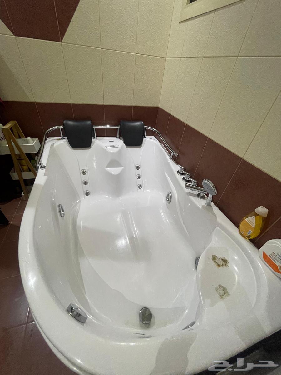 Jacuzzi63674182889858112