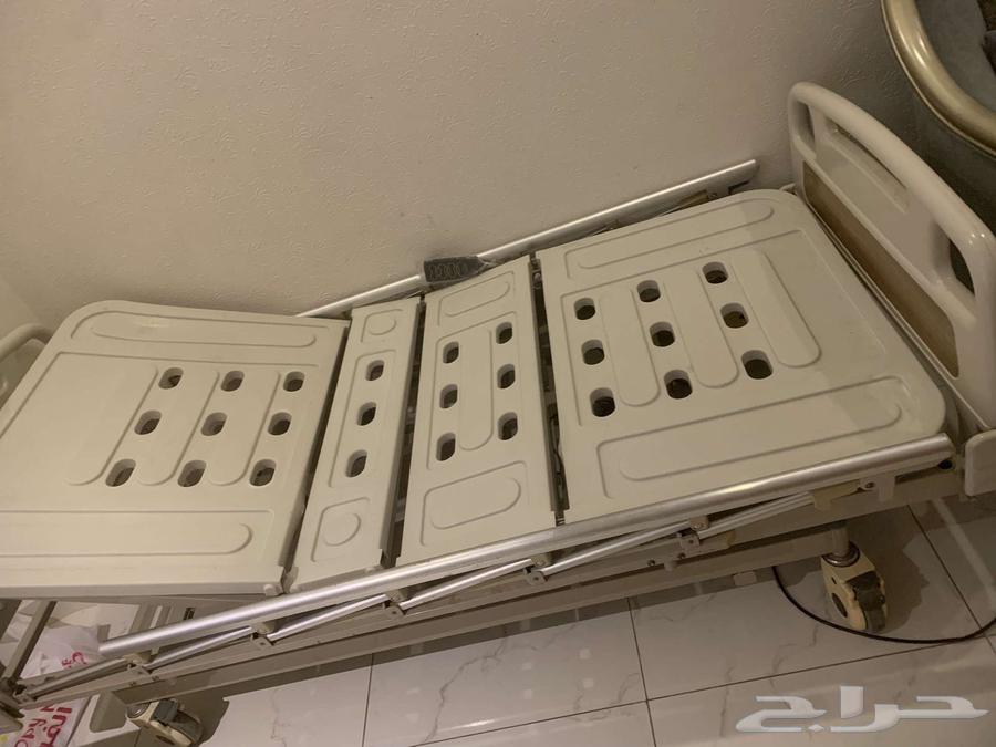 سرير كهربائي وعربية للمرضى ( فرصه )63670797809409110