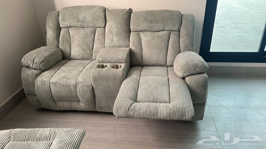 Sofa and dining table for sale, never used63668529859329113