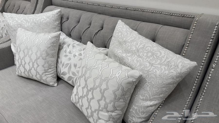 Sofa set suitable for a space of 4.5 by 3.5 with the smallest detail63671670998914111