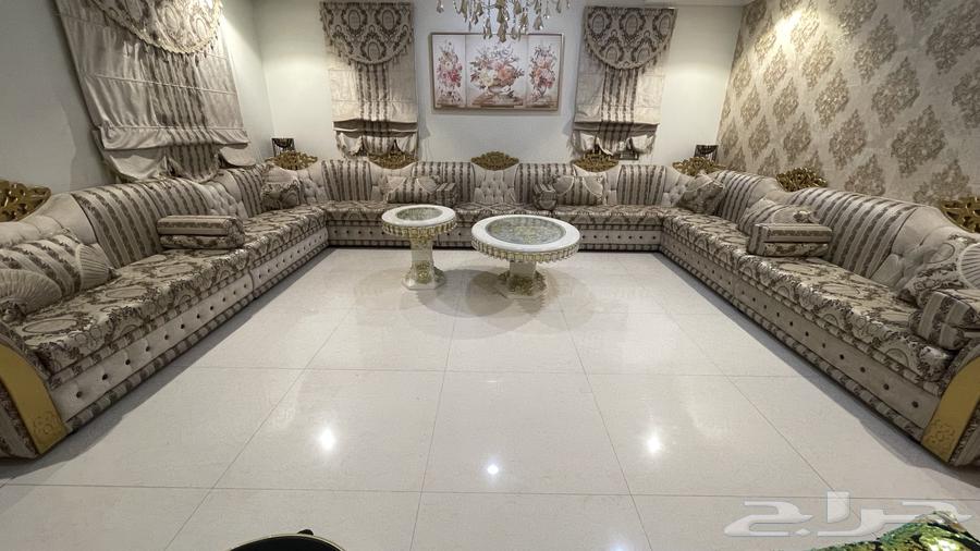 كنب صاله كامل مع ستاير و طاولتين63675244544642110