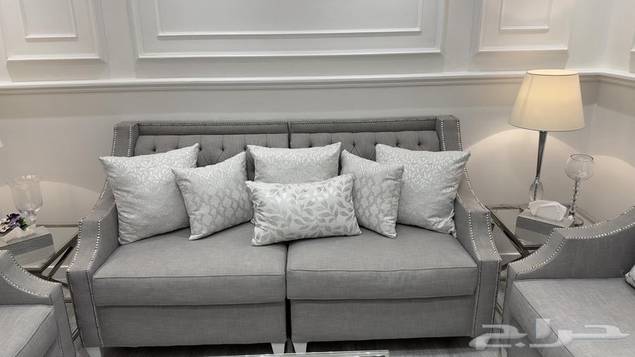 Sofa set suitable for a space of 4.5 by 3.5 with the smallest detail63671670998914112