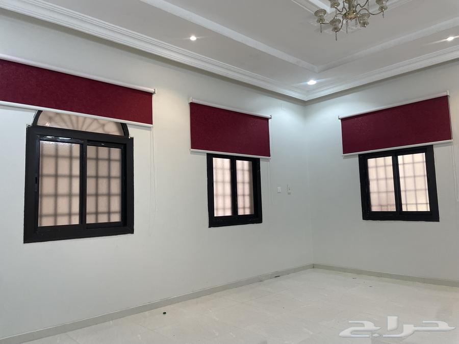 4 red wall curtains in good condition63671229106307110