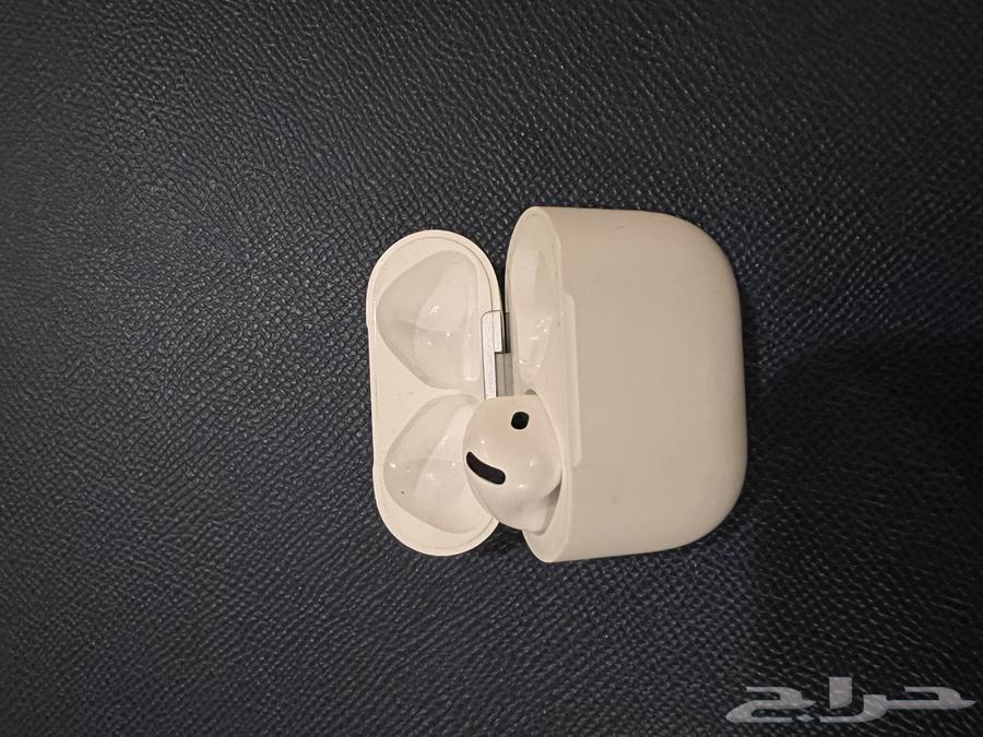 AirPods 4 without isolation, right earphone missing63670715095170110