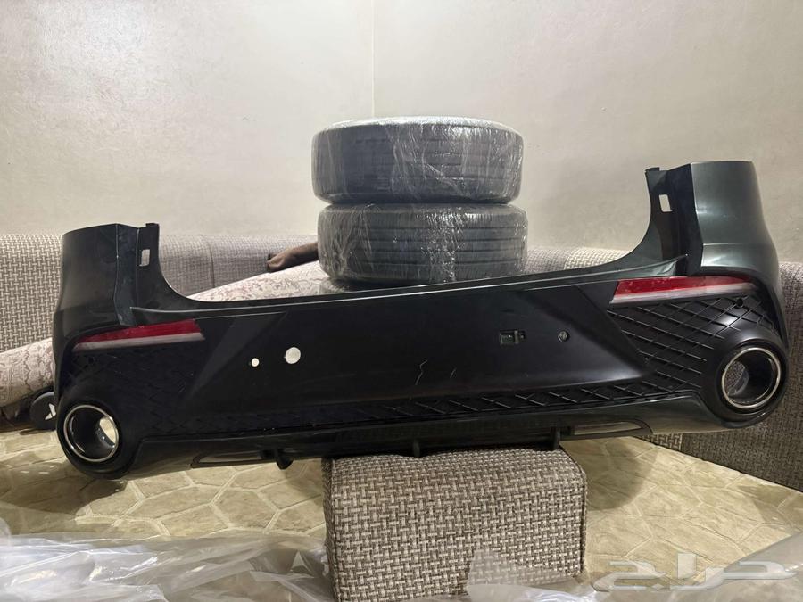 Genesis Rear Bumper with Rims, Tires, and Fender Liners in Riyadh63715815521923112