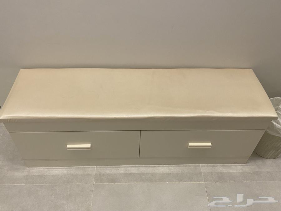 Sofa and drawer63671413902083110