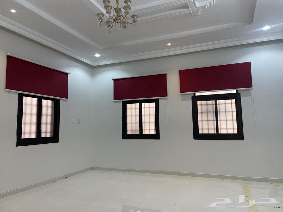 4 red wall curtains in good condition63671229106307111
