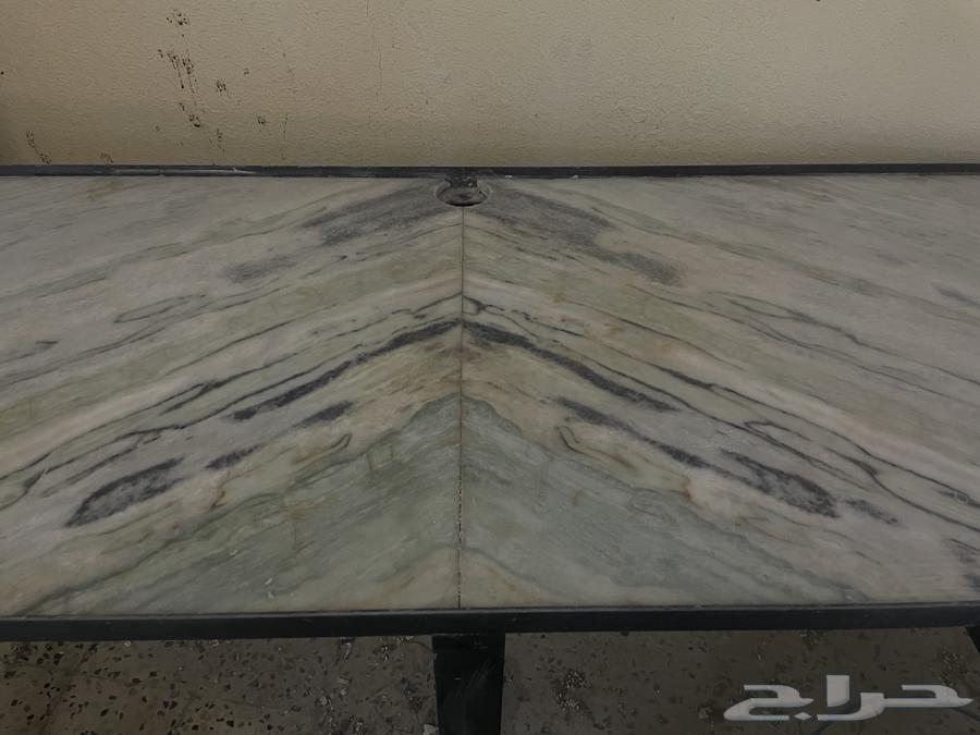 Table for sale63671748432643112
