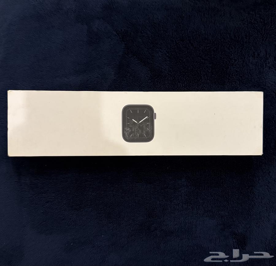 ساعة ابل الجيل الخامس مقاس 44 اللون اسود63668824162049110