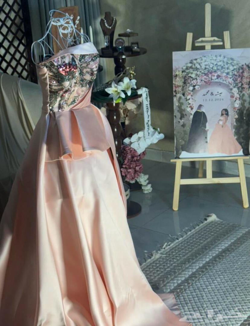 Queen dress for sale63668613645185111