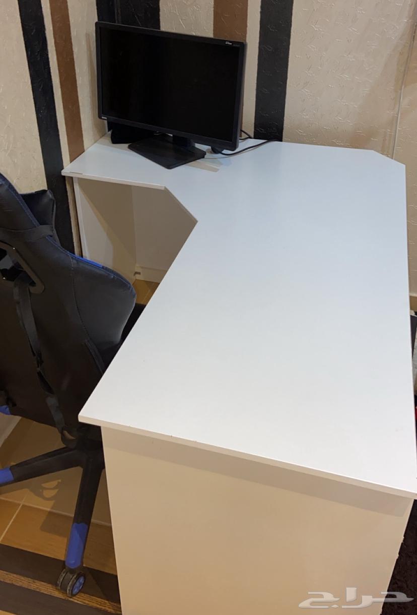 Coffee table or desk63673070043137110