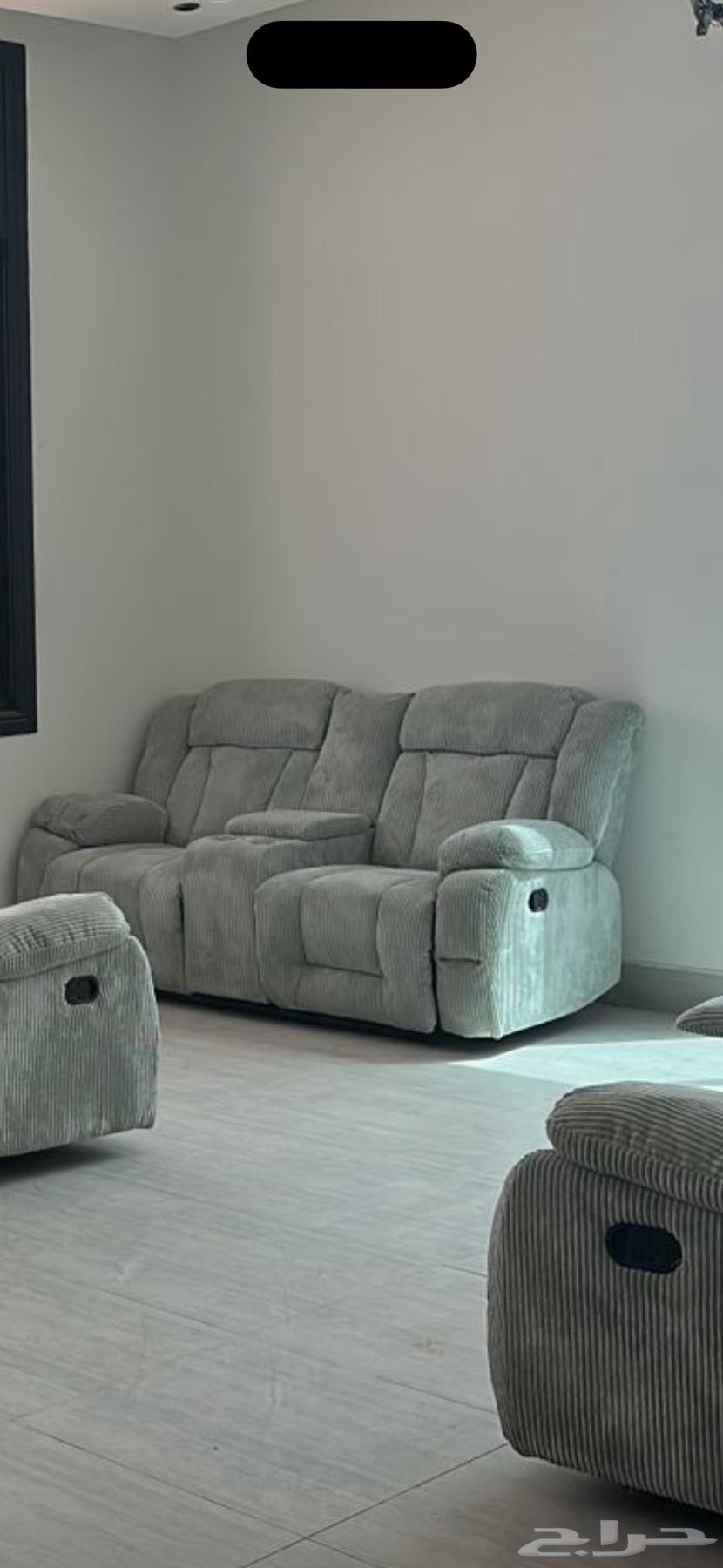 Sofa and dining table for sale, never used63668529859329111