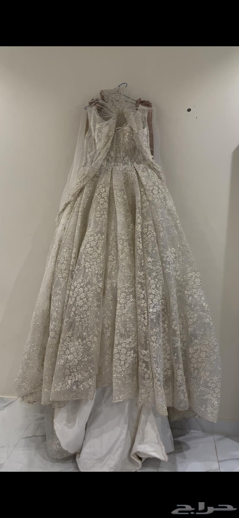 Bride's dress63668824067458112