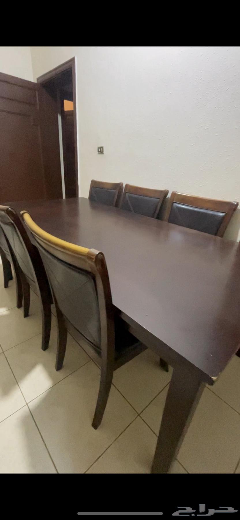 طاولة طعام بسعر مخفض63674631124610110