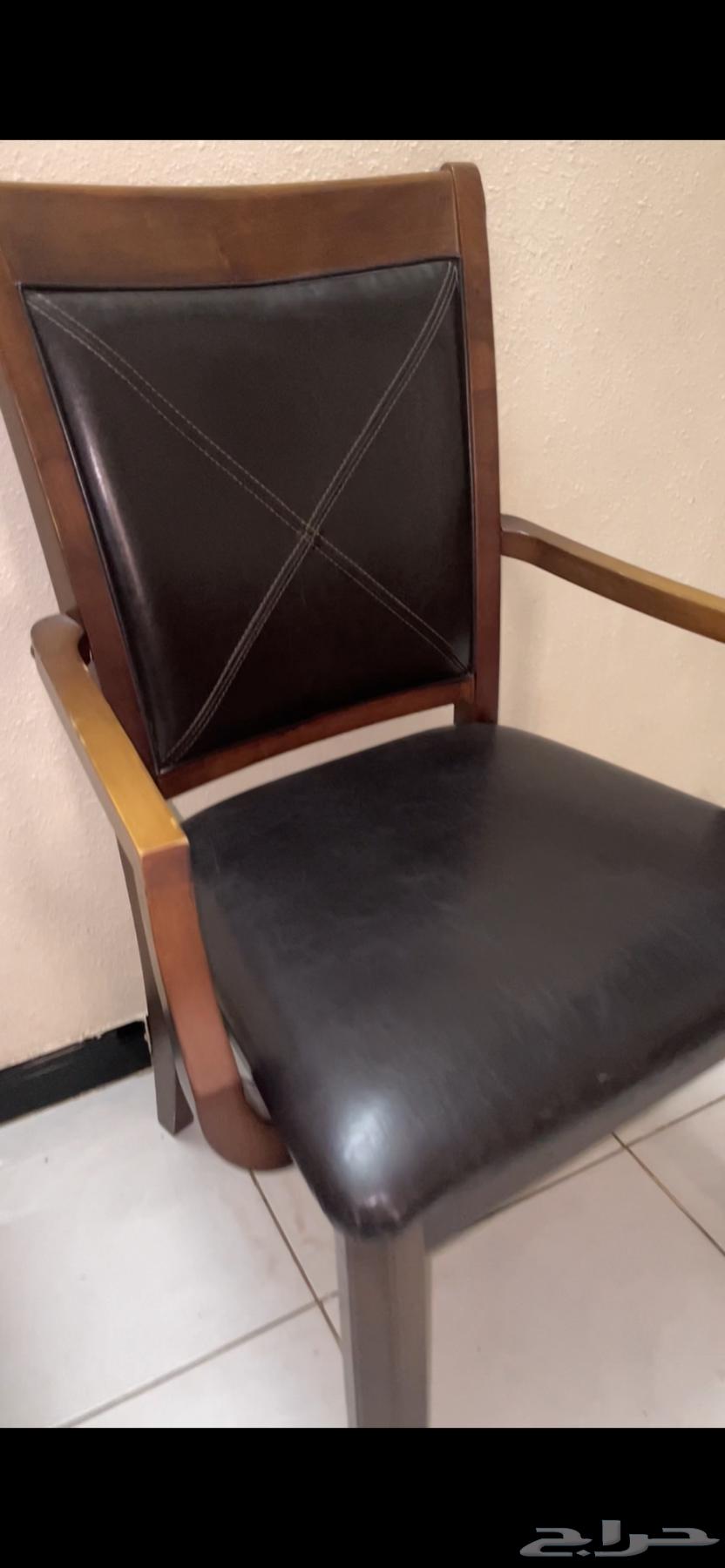 طاولة طعام بسعر مخفض63674631124610111
