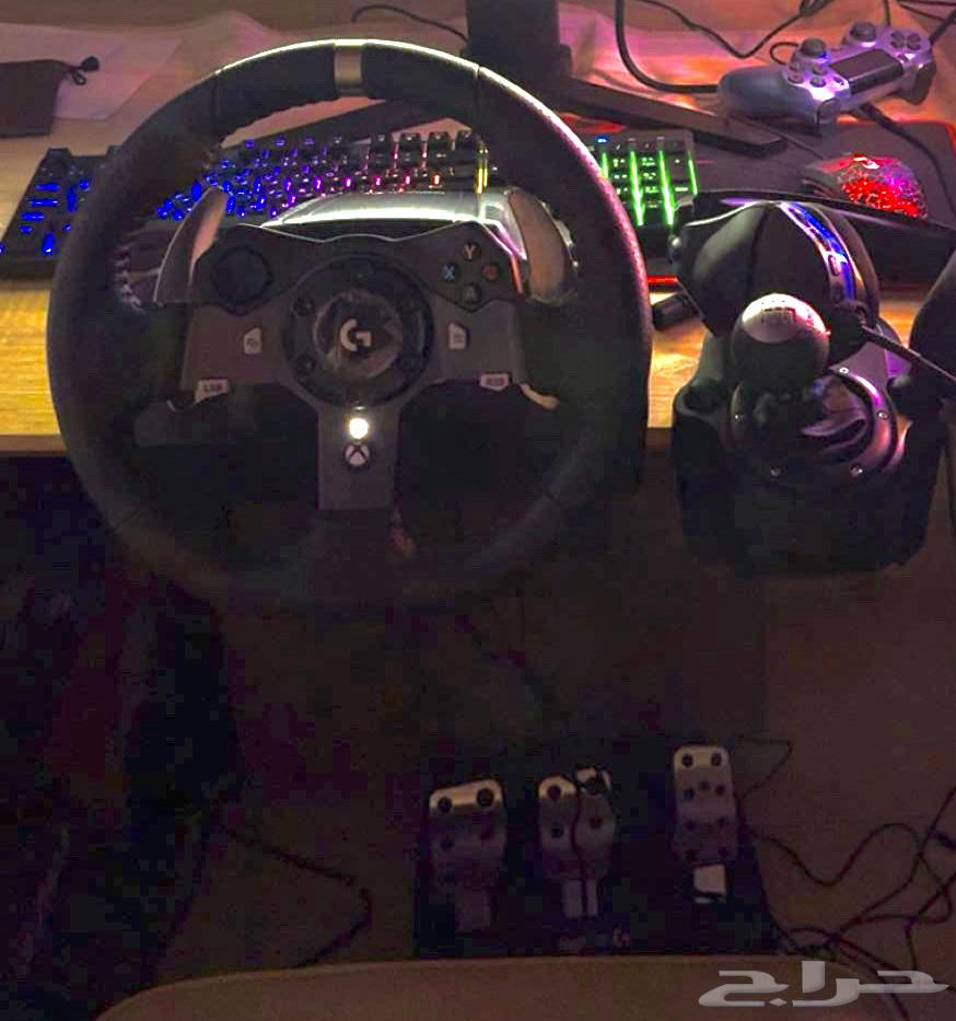 Thrustmaster G920 with pedals and gear shift63669282566530111
